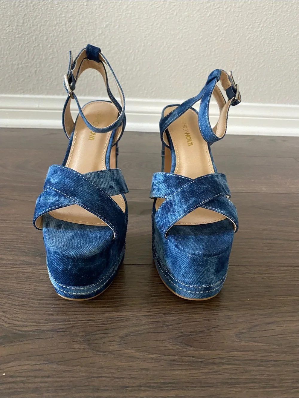 Fashion Nova bold platform